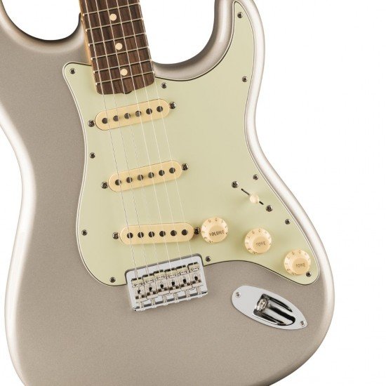 Fender Robert Cray StratocasterRobert Cray Stratocaster 139100324 Electric Guitar - Inca Silver Fender Robert Cray StratocasterRobert Cray Stratocaster 139100324 Electric Guitar - Inca Silver