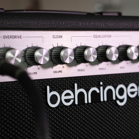 Behringer HA-40R-UL 40-watt Combo Amp Behringer HA-40R-UL 40-watt Combo Amp