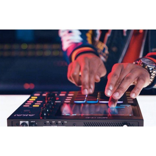 Akai Professional MPC One Standalone Sampler and Sequencer Akai Professional MPC One Standalone Sampler and Sequencer